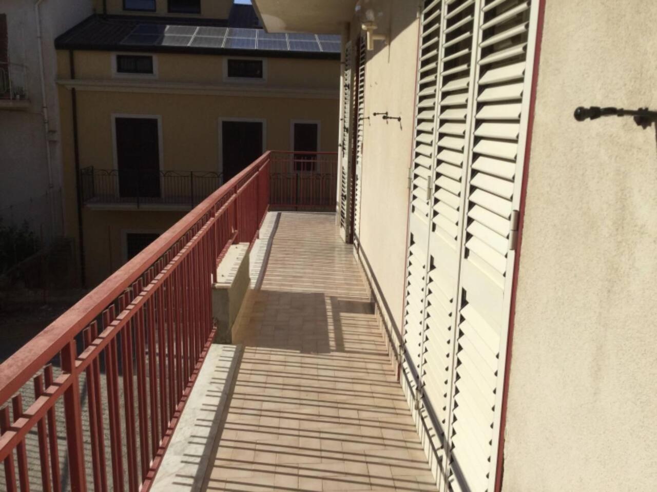 Appartamento "Rina Centro Sicilia" Pietraperzia 外观 照片
