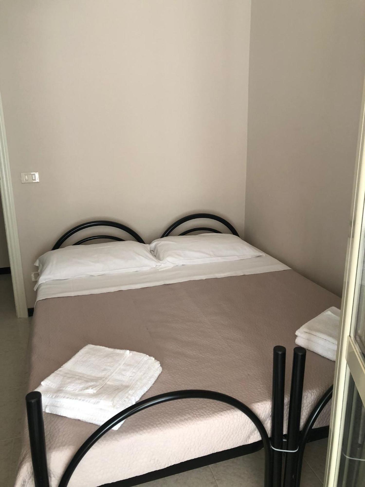 Appartamento "Rina Centro Sicilia" Pietraperzia 外观 照片