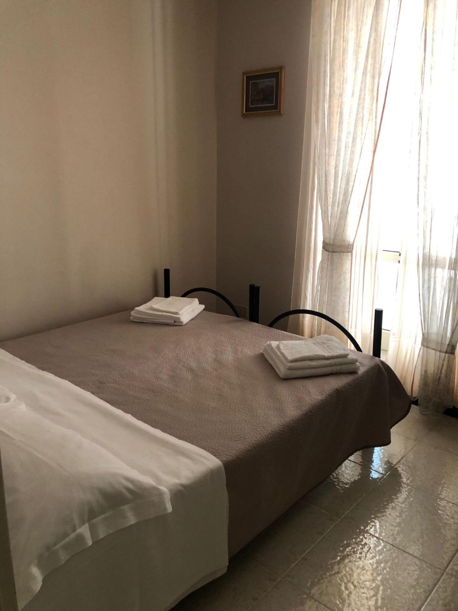 Appartamento "Rina Centro Sicilia" Pietraperzia 外观 照片